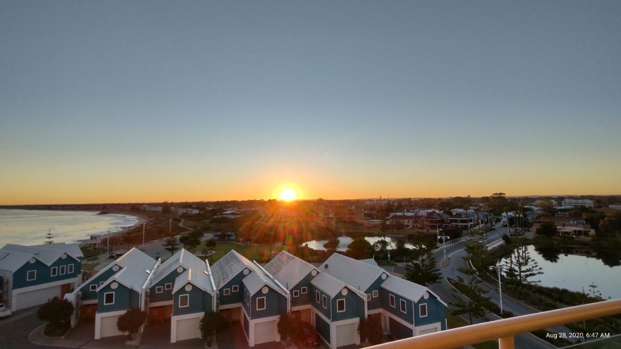 A 406 Fantastic Ocean Beach And Marina View Apt - Mandurah Exterior photo